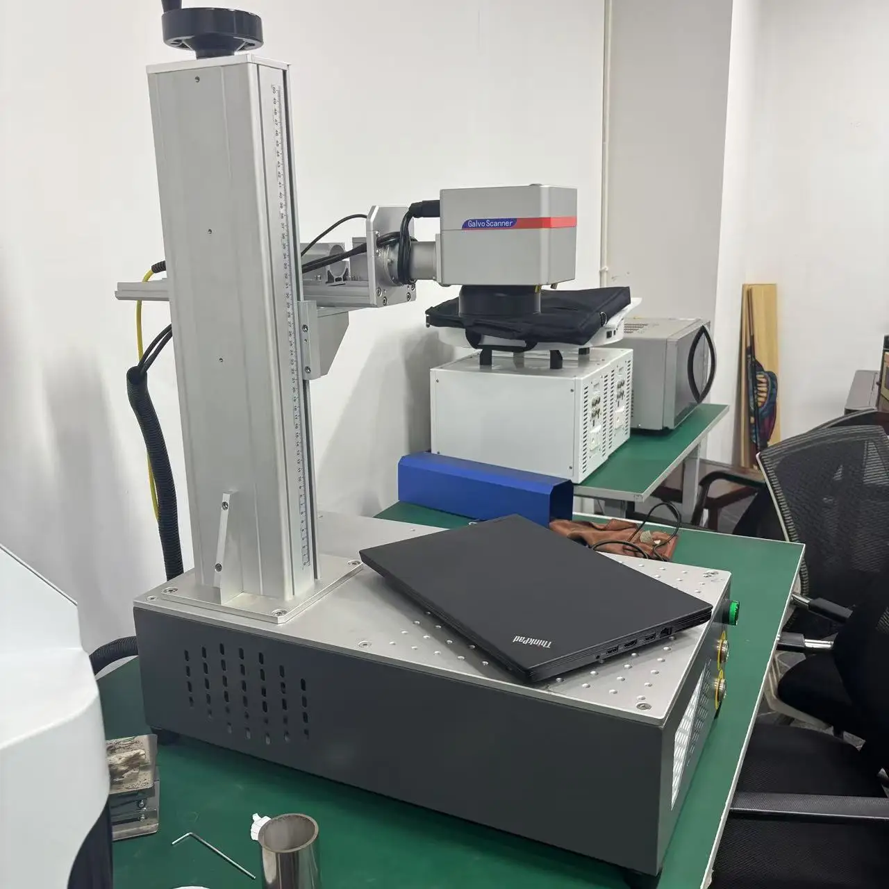 

Лазерный станок для гравировки, гравировки, компактный лазерный маркер Maxwave - для нержавеющих стальных/алюминиевых/железных пластин