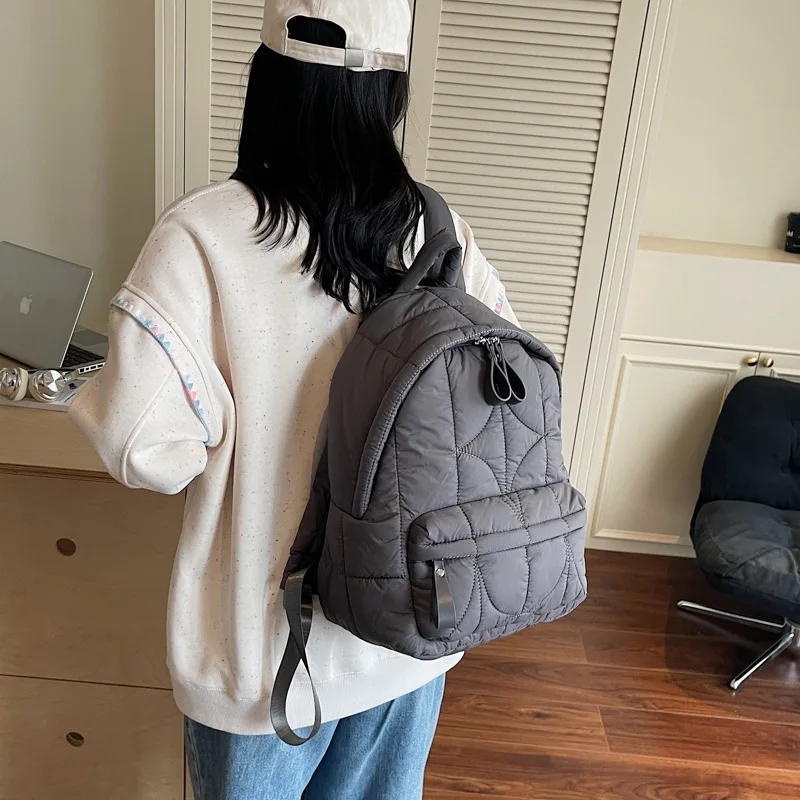 Ransel Wanita Fashion Korea Tas Sekolah Berlapis Nilon Solid Ransel Mahasiswa untuk Perjalanan Harian Mochilas