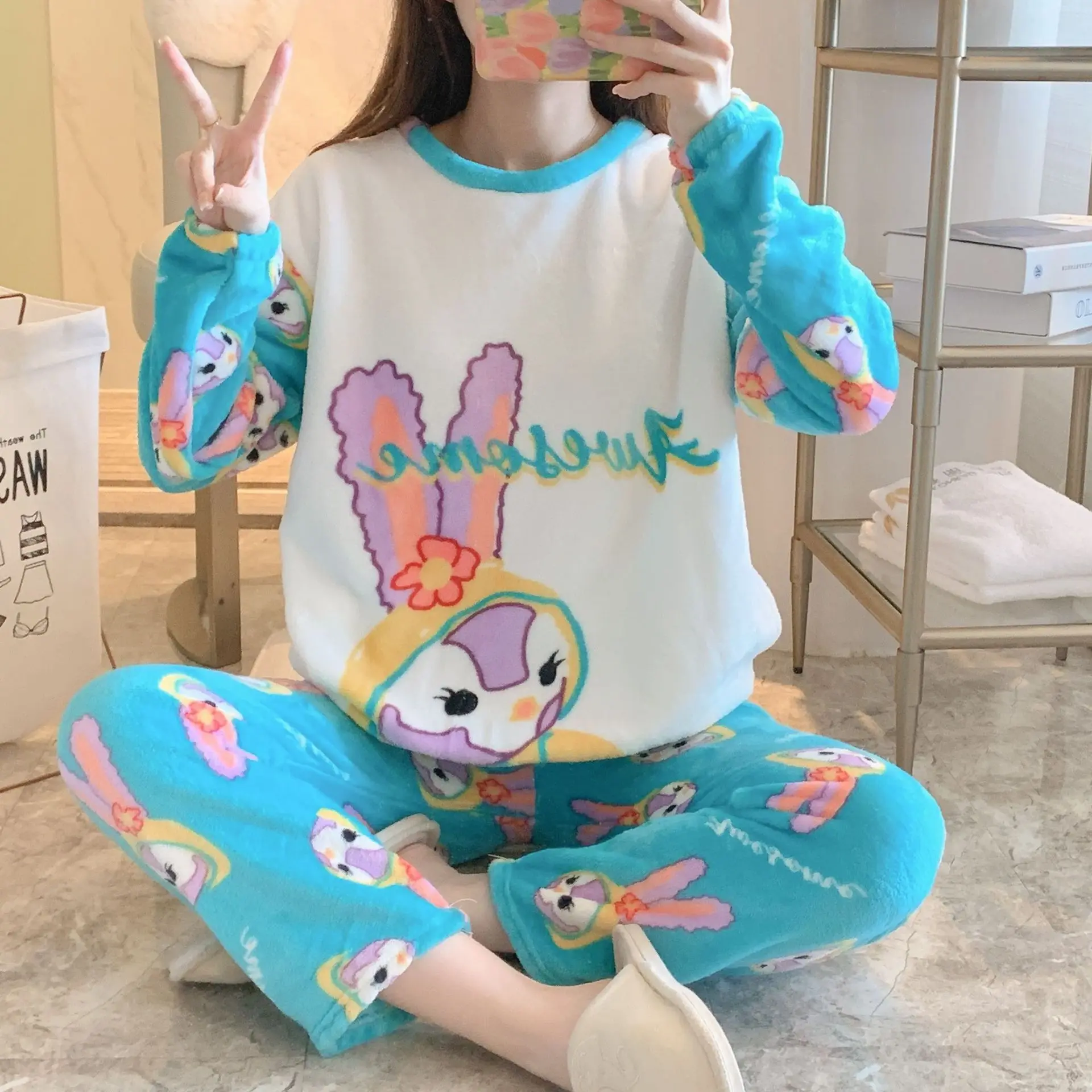 Pajamas Mickey Minnie Duck Winter Flannel Pajamas Women\'s Long-sleeved Thick Coral Fleece Cute Cartoon Home Clothes