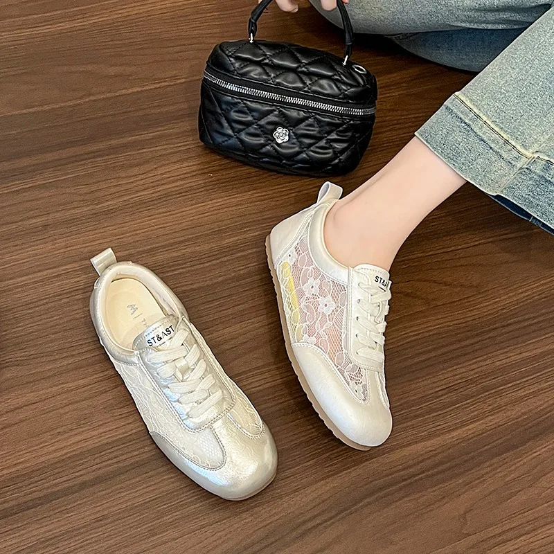 Женская модная повседневная обувь на шнуровке, размеры 35–40 ярдов, новые дышащие универсальные туфли на плоской подошве с круглой головкой в стиле ретро, с мягкой подошвой, кружевная обувь