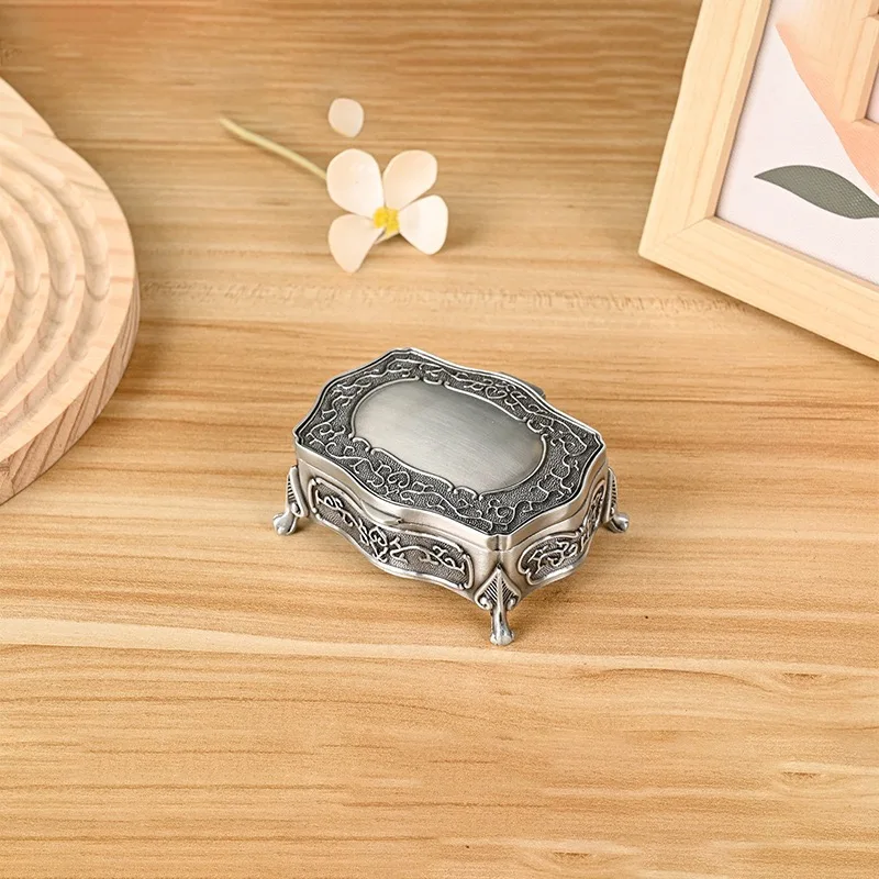 Metal Jewelry Box Small Trinket Jewelry Storage box For Rings Earrings Necklace Treasure Chest Organizer Antique jewelry Keepsa