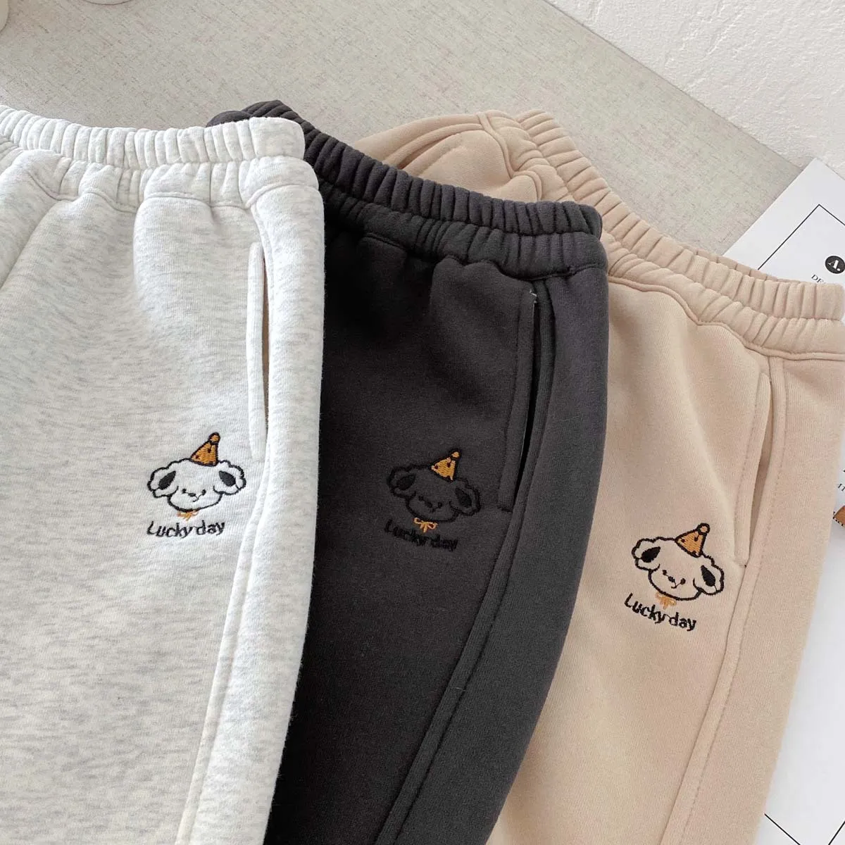 الخريف الشتاء ملابس الطفل أفخم السراويل الدافئة الفتيات الفتيان النسخة الكورية فضفاض الحريم السراويل فانوس السراويل