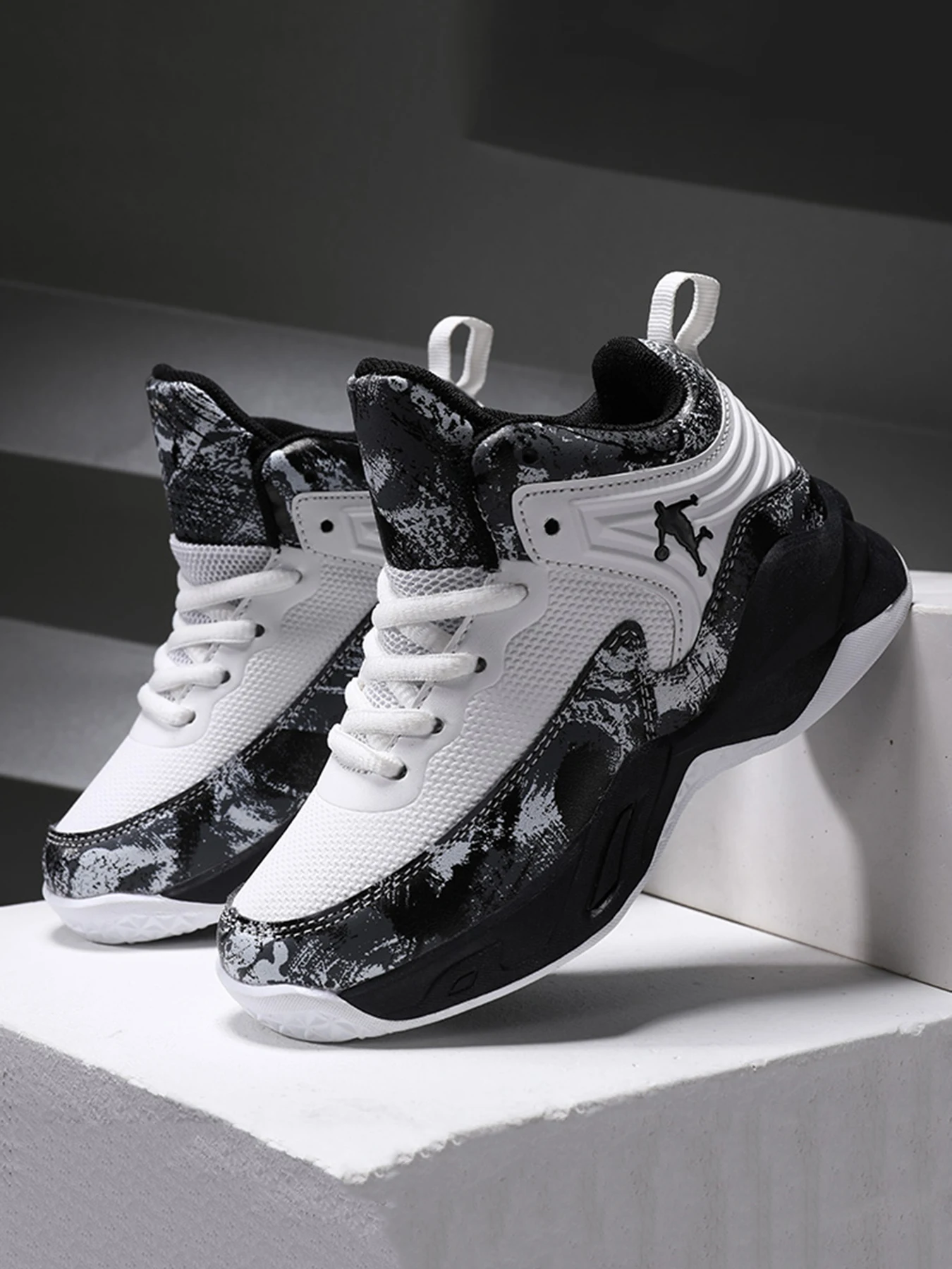 2025 New Boys Brand Basketball Shoes for Kids Sneakers Thick Sole Non-slip Children Sports Shoes Child Boy Basket Trainer Shoes