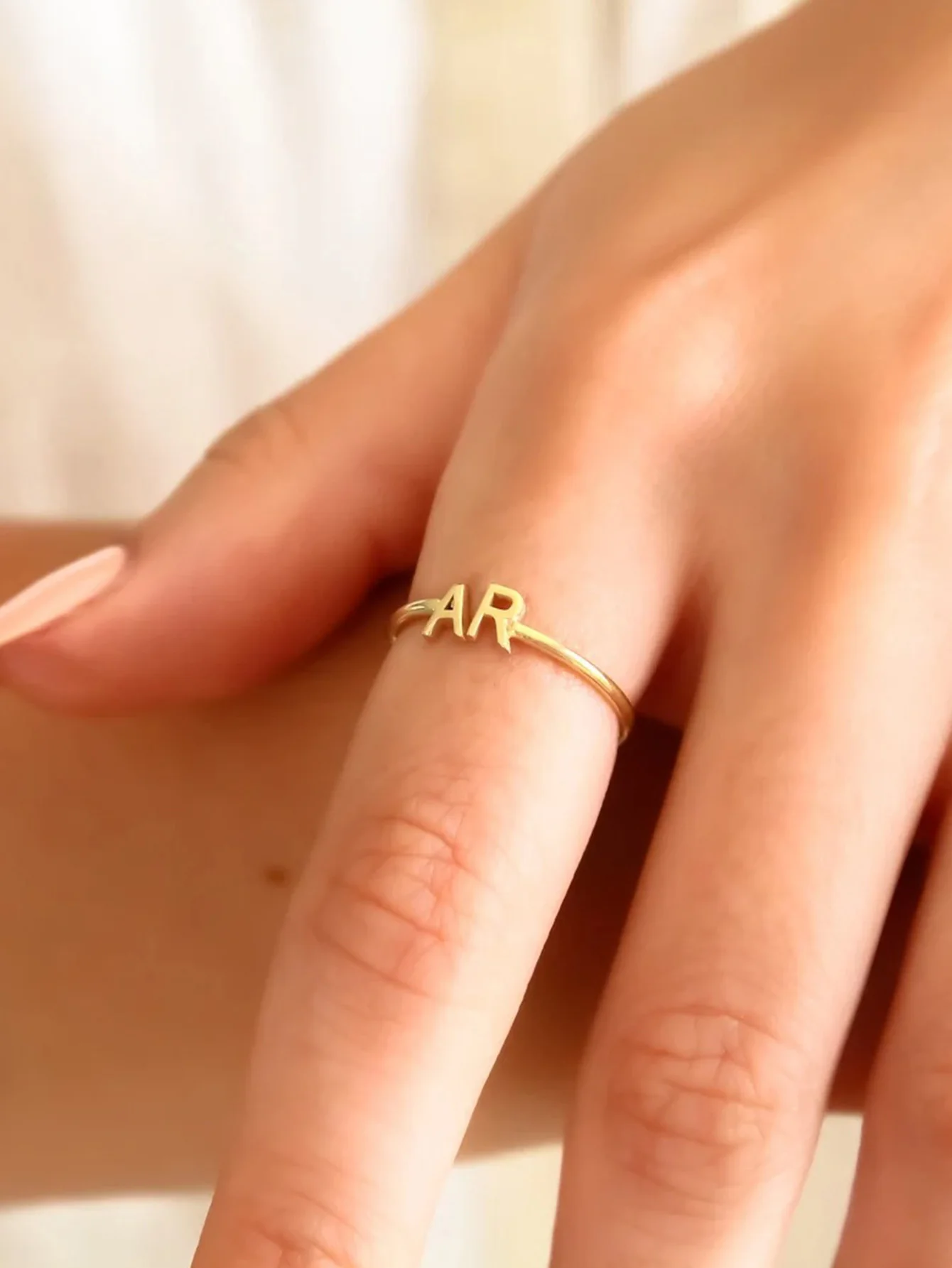 Personalisierte Doppel-Initialenringe für Damen, 18K vergoldeter Edelstahl, personalisierter Buchstabenring, Hochzeitsschmuck, Geschenk für sie – Detail 4