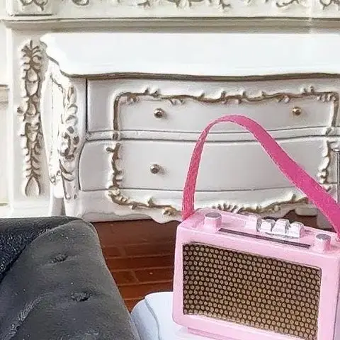 Mini modèle Radio Portable Vintage pour maison de poupée, accessoires de décoration, maison de poupée, décoration de scène, jouets, cadeaux pour enfants, 1/12