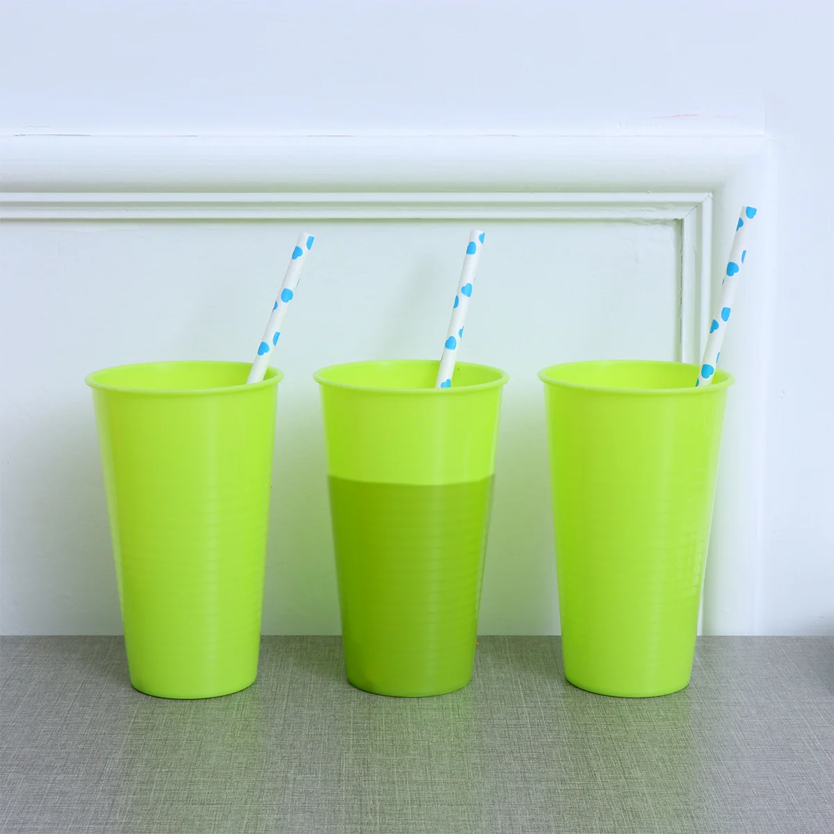 

12Pcs Reusable Plastic Water Cups Non-Slip Juice Handles Stackable Party Tableware for Home Cafe Restaurant Outdoor Use