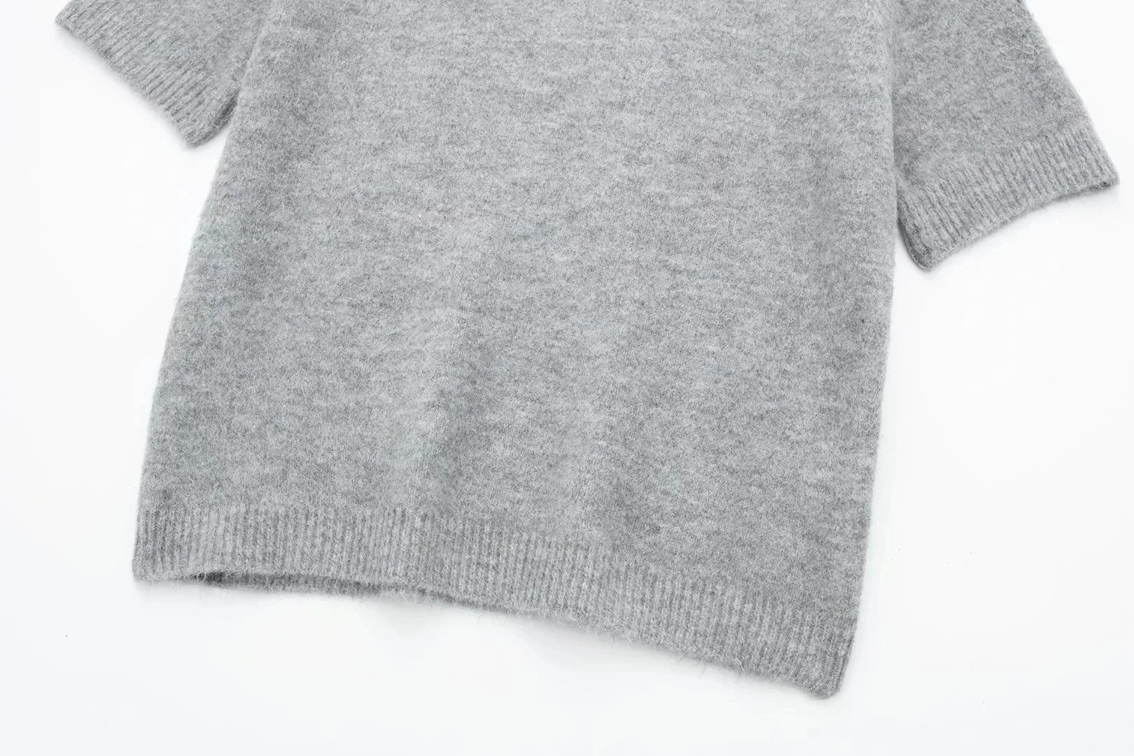 TRAF 2024 Grey Knitted Sweater Women Cropped Short Sleeve Sweater Woman Jumper Casual Spring O Neck Pullovers New Knit Top