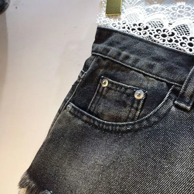 2026 Summer New Splicing Hook Lace High Waist Burr Denim Shorts Hot Pants Women