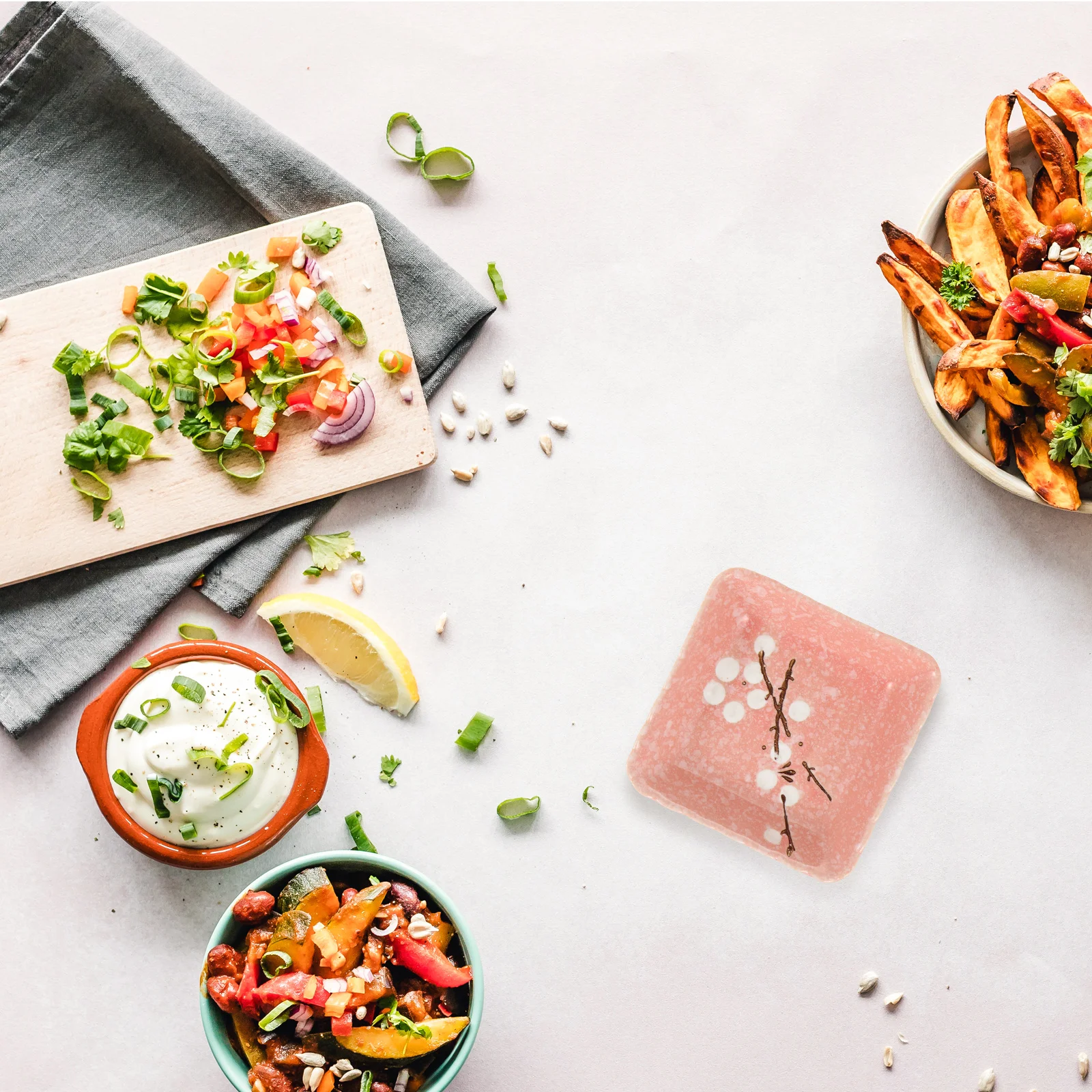 

4Pcs Practical Seasoning Bowls Creative Dipping Bowls Beautiful Pattern Good Quality Material Home Kitchen Bbq Picnic