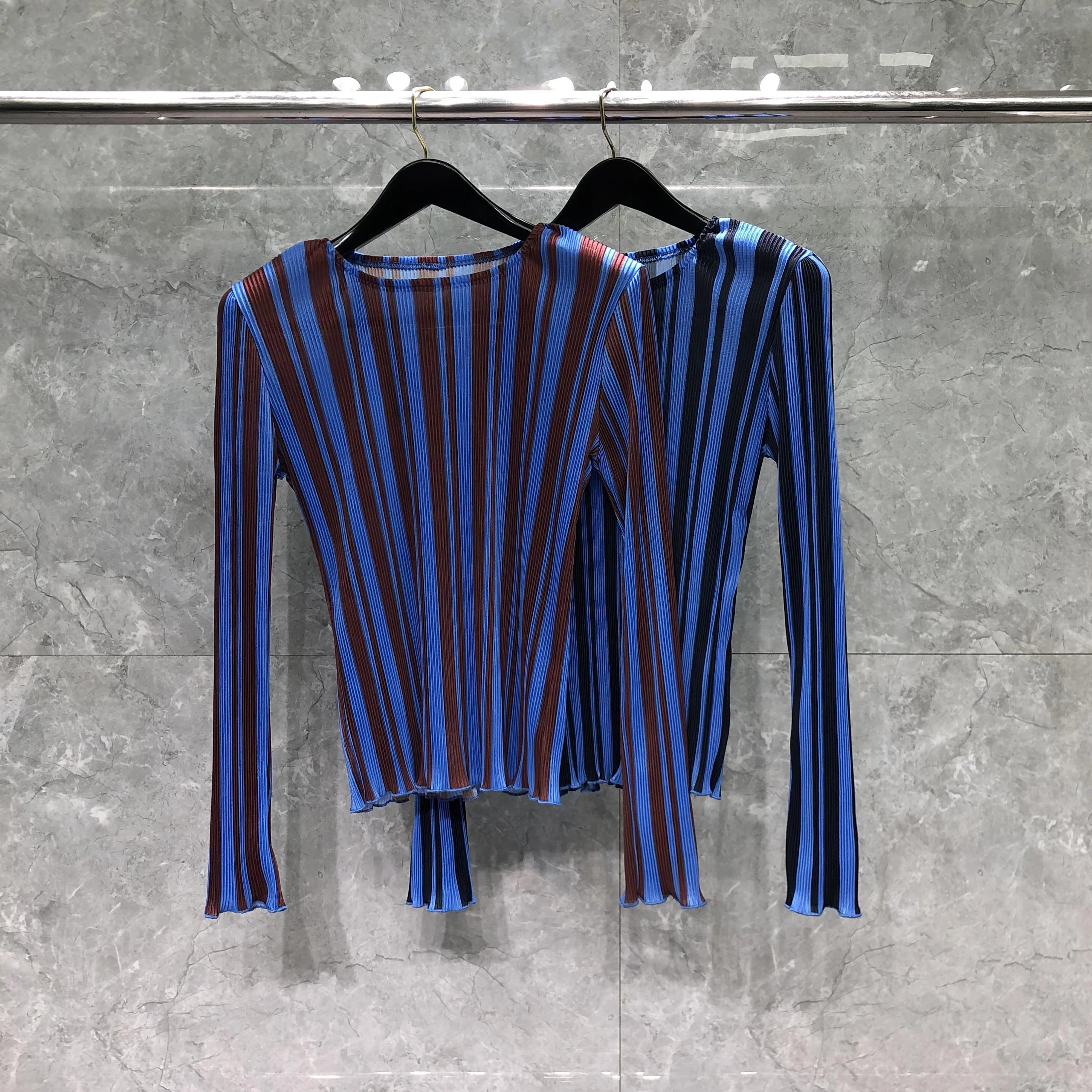 

Women's T-shirt Miyake Pleated Long Sleeves Slim Casual Versatile Classic Stripes Tops Fashion Spring Summer New Women Clothing