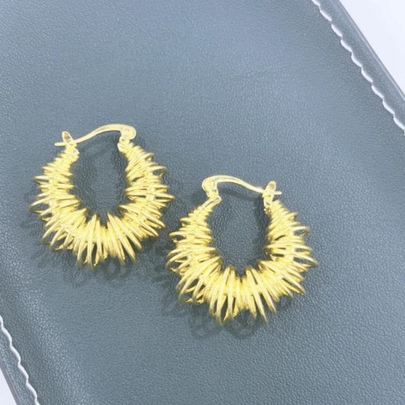 European and American Style Fashionable Metal Spring Earrings, Niche Hollowed out Wire Wound Loop Earrings, Irregular Earrings