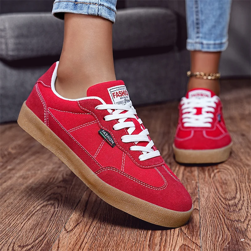 

Fashion New Women's Skate Shoes Lightweight Breathable Red Trainers Woman Training Shoes Comfortable Flat Women Casual Sneaker