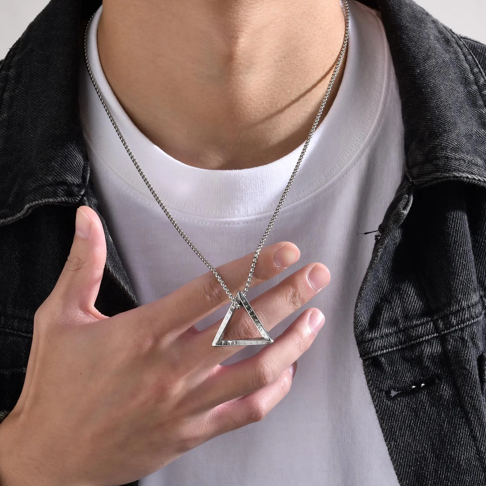 Vnox Norse Viking Pendant Necklaces, Men Twisted Stainless Steel Mobius Triangle Charm, Vegvisir Nordic Valknut Geometric Collar