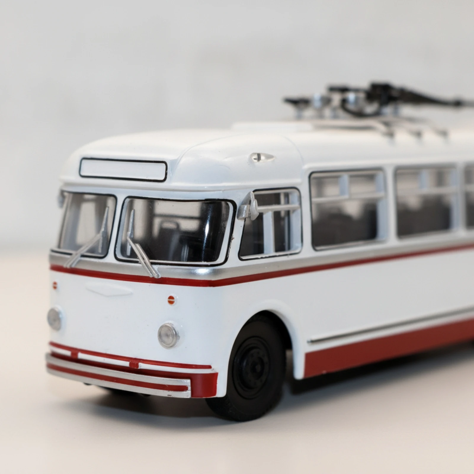 Trolleybus Model Classic Collectible Bus Toy Bus with Trolley Pole Realistic Miniature Metal for Collectors, Display Case, Shelf