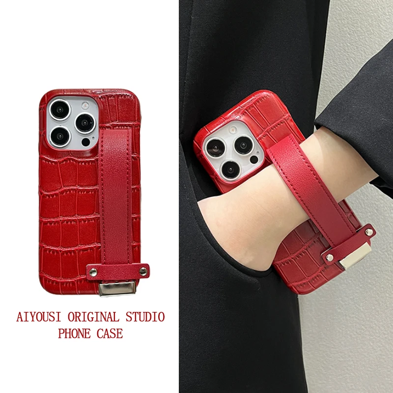 

Новогодний большой красный браслет из крокодиловой кожи для iPhone 16, чехол Apple 15 pro max Niche 14 pro, защитный чехол для iPhone 1316 pro max