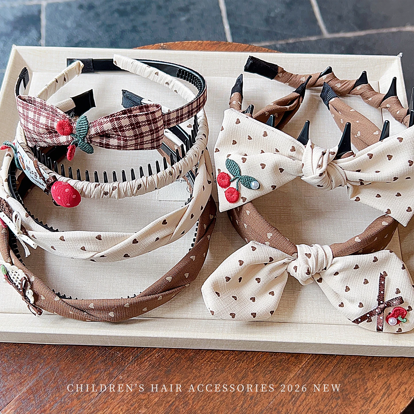 2026 Neues Herbst-Winter-Haarband für Mädchen und Kinder mit Kirschherz-Print, Stoffschleife, Haarband für Kleinkinder, Kinder-Haarband-Accessoire – Detail 7