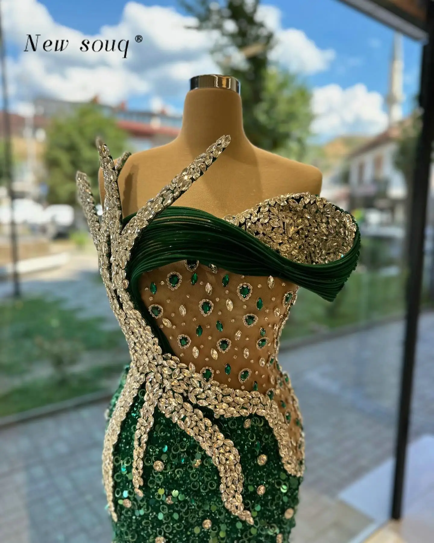 Green Sparkling Sequins Long Evening Party Gowns Adorned with Crystals Stones Arabic Prom Girl Dress for Special Occasions