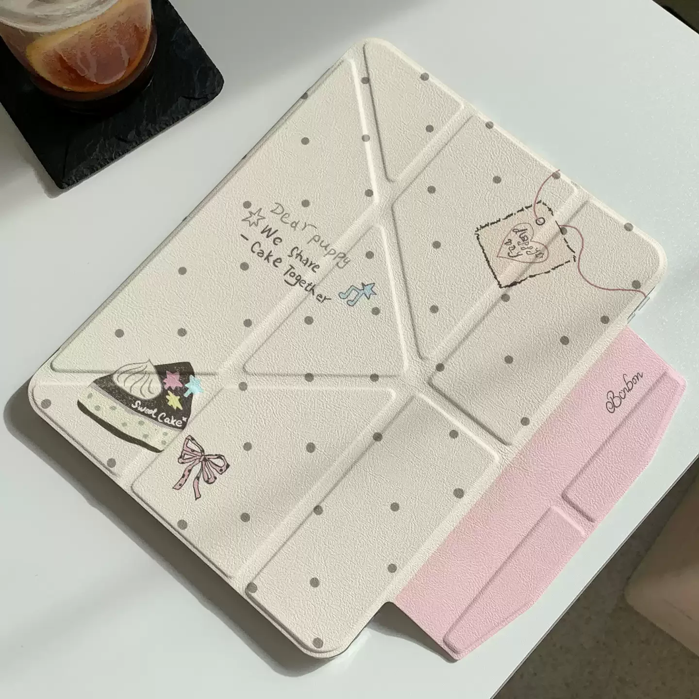 

Cartoon Cream Cupcake Cute Table Case For iPad Pro 11 12.9 13 M2 M3 M4 M5 Shell 8.3 9.7 10.2 5/6/7/8/9/10/11th Air 4 5 6 7 Cover