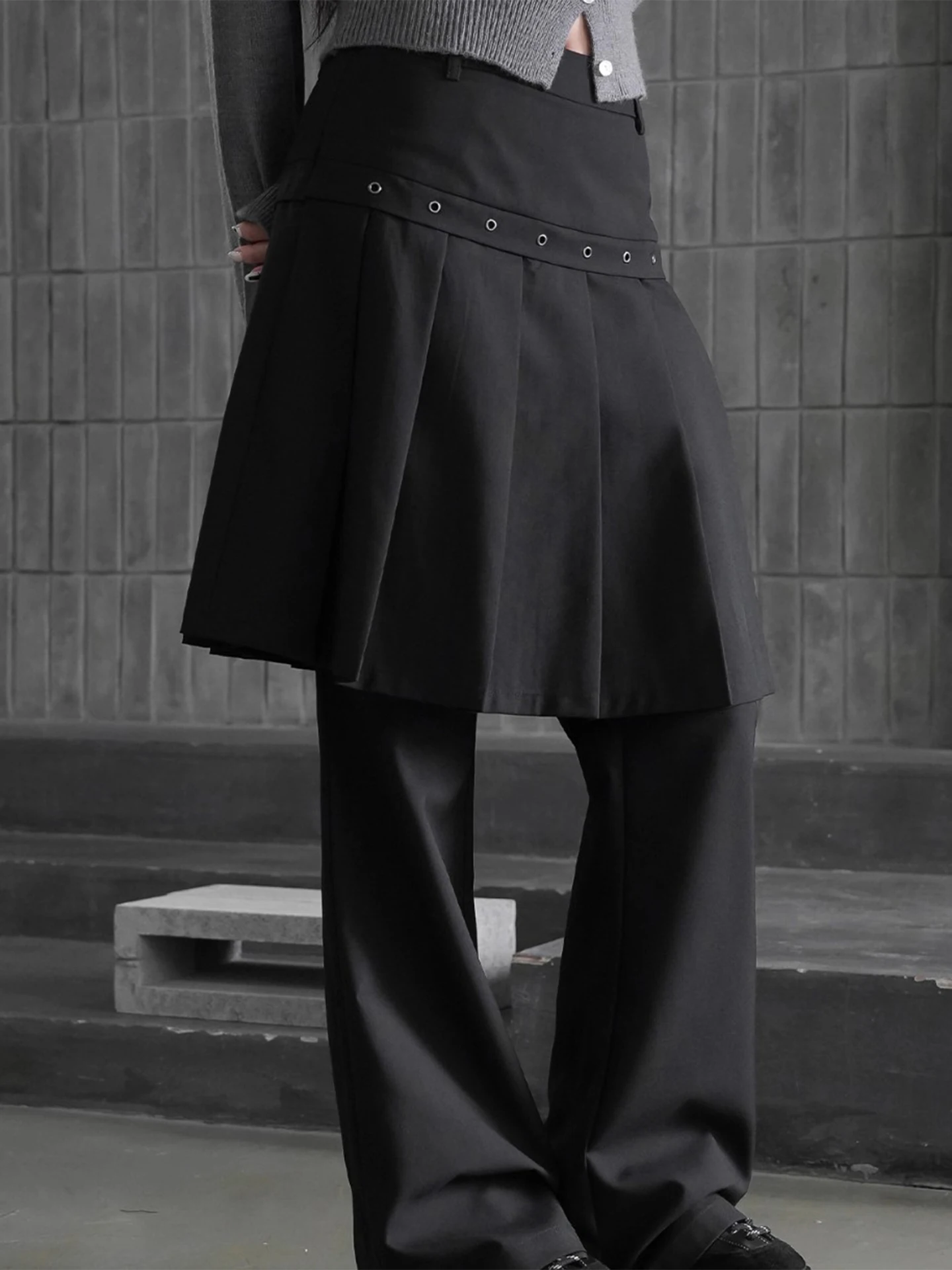 High Waist Pleated Skirt Design Metal Buckle Decoration Micro Flared Pants Women's Winter Fashion Casual Trousers