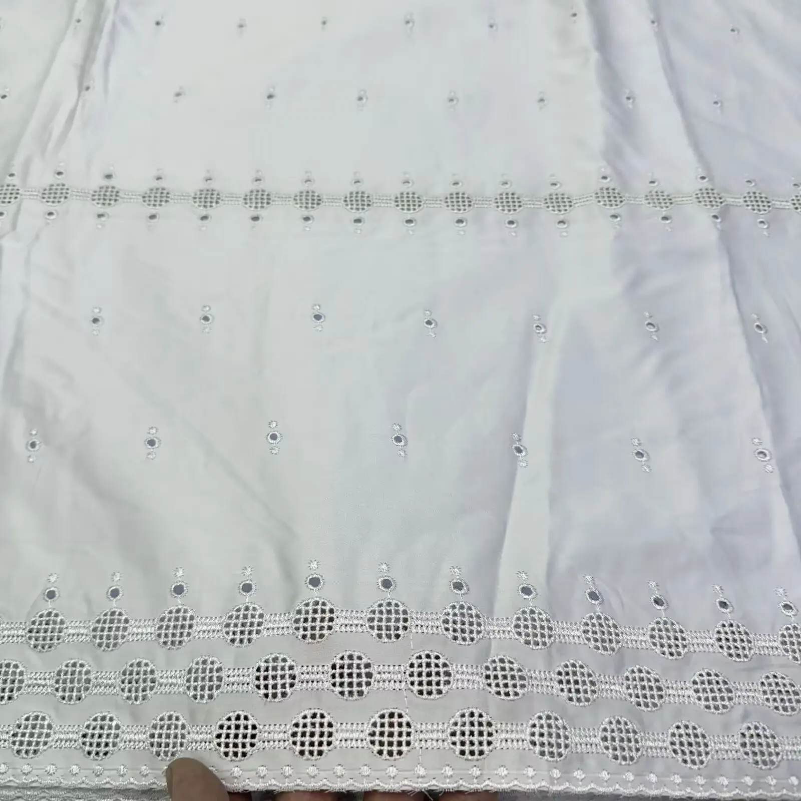 5 หลายอดนิยมแอฟริกันหรูหราผู้ชายลูกไม้ผ้าสําหรับเสื้อผ้า 2025 ผ้าฝ้าย 100% ลูกไม้ภาษาโปลิชคําลูกไม้ผ้าสําหรับออสเตรีย Atiku Man ชุด