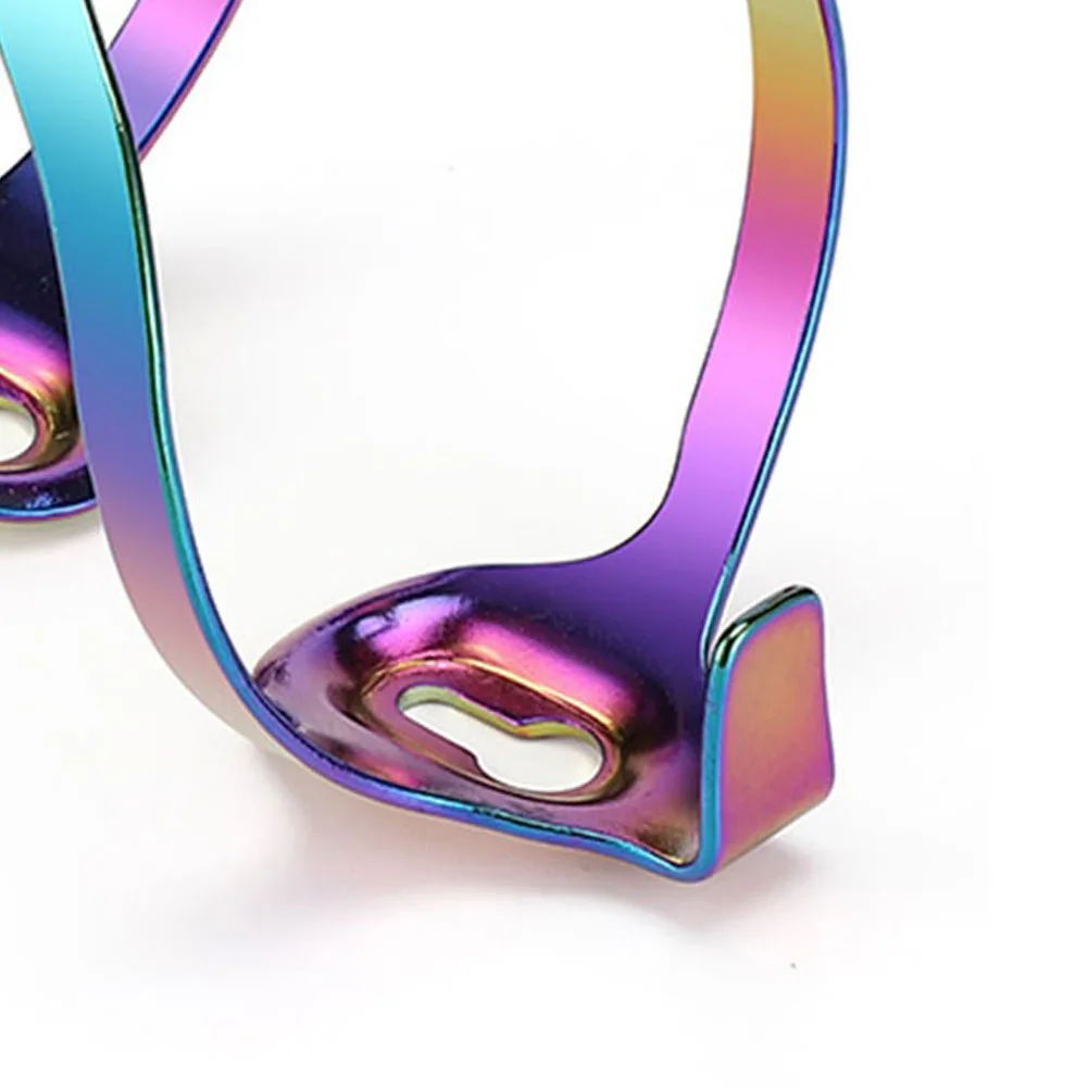 1 قطعة حامل زجاجة مياه للدراجة خفيف الوزن على الطرق/الجبل لركوب الدراجات على شكل قفص زجاجات الدراجة مع لامع متعدد الألوان