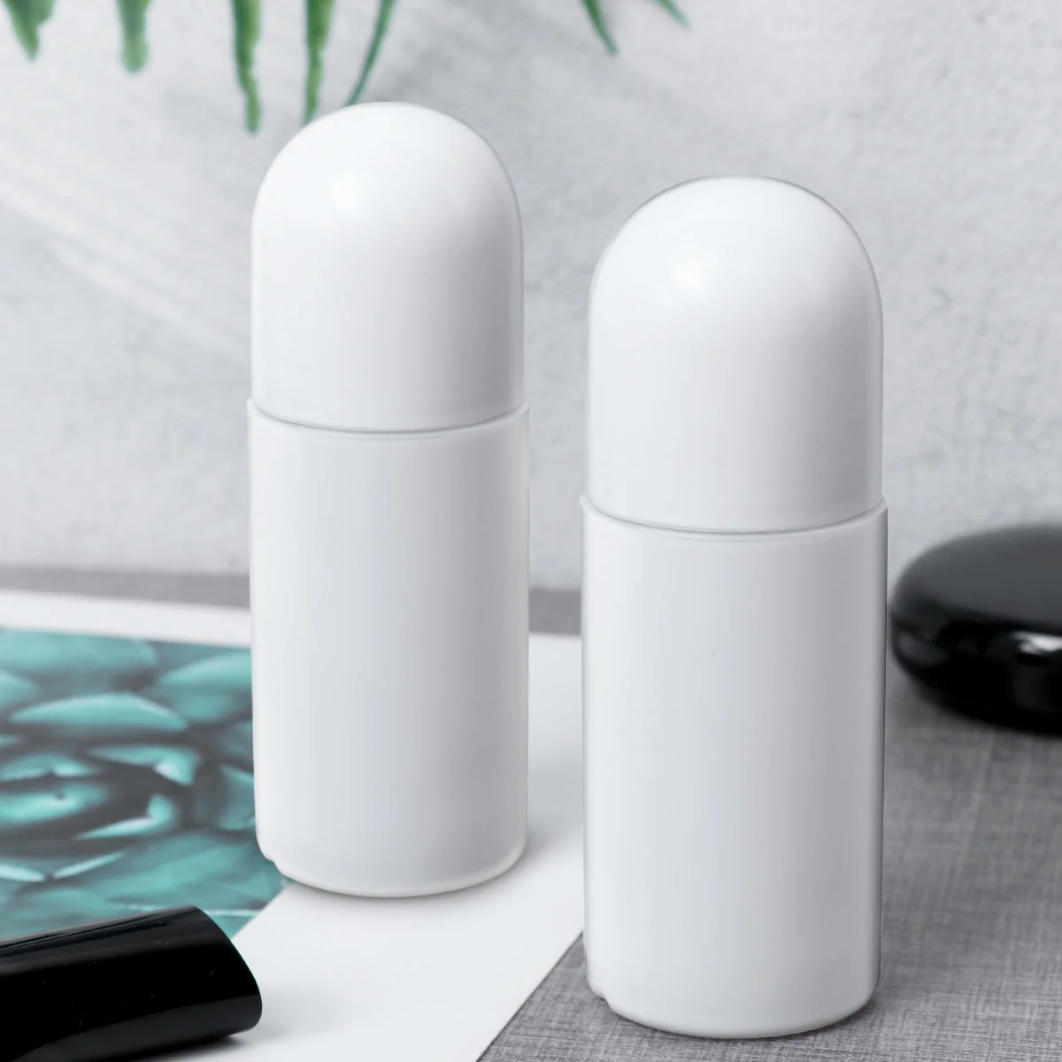 Plastic White Roll On Bottles for Essential Oils Reusable Leak-Proof Deodorant Containers with Plastic Roller Ball