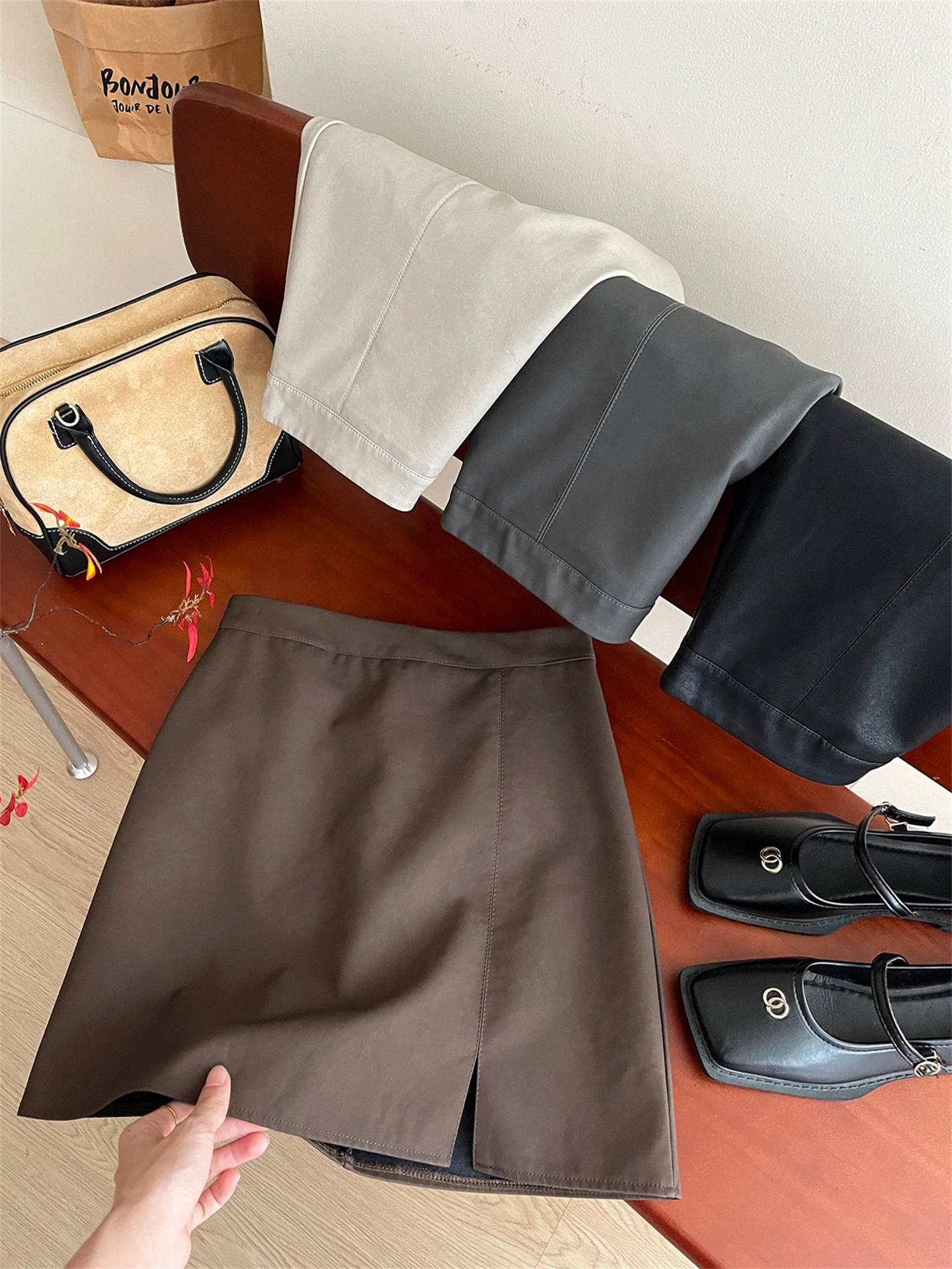 

Юбка-трапеция из черной искусственной кожи с боковым разрезом для женщин, сексуальная, с высокой талией, на молнии, непрозрачная, в повседневном стиле