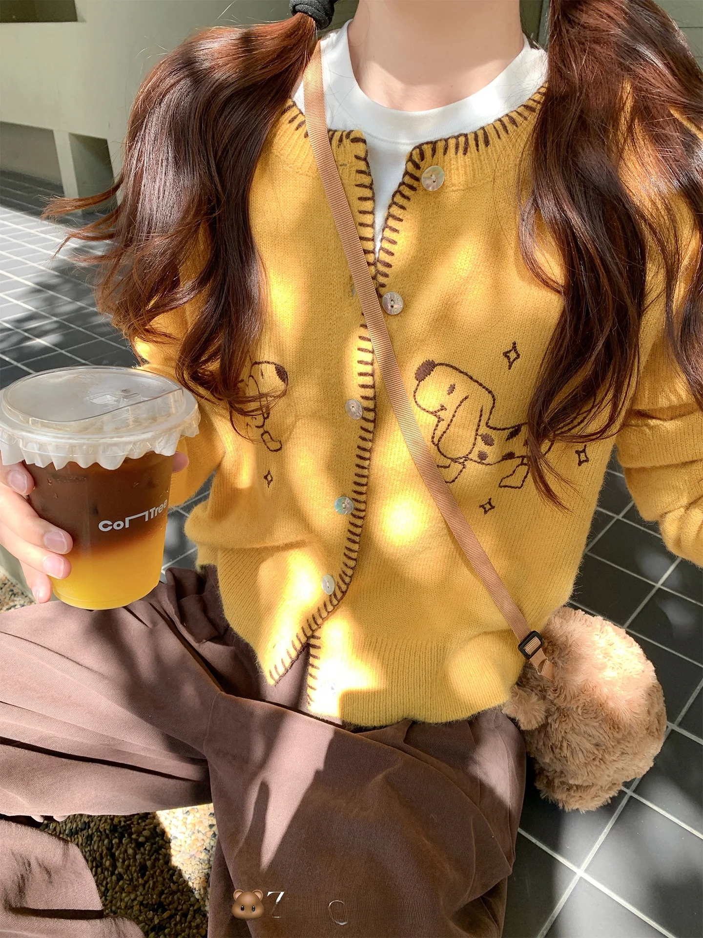 

Желтый вязаный свитер с вышивкой, пальто, женский корейский свободный крой, осенне-зимний кардиган, топ, маленький размер, ленивый сле