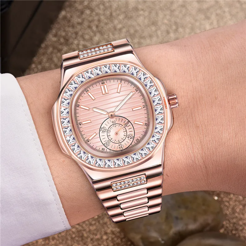 Men Big Famous Brand Watches Students Hip Hop Diamond Fashion Casual Alloy Band Quartz Vintage Watch Relojes Lujo Marcas Men