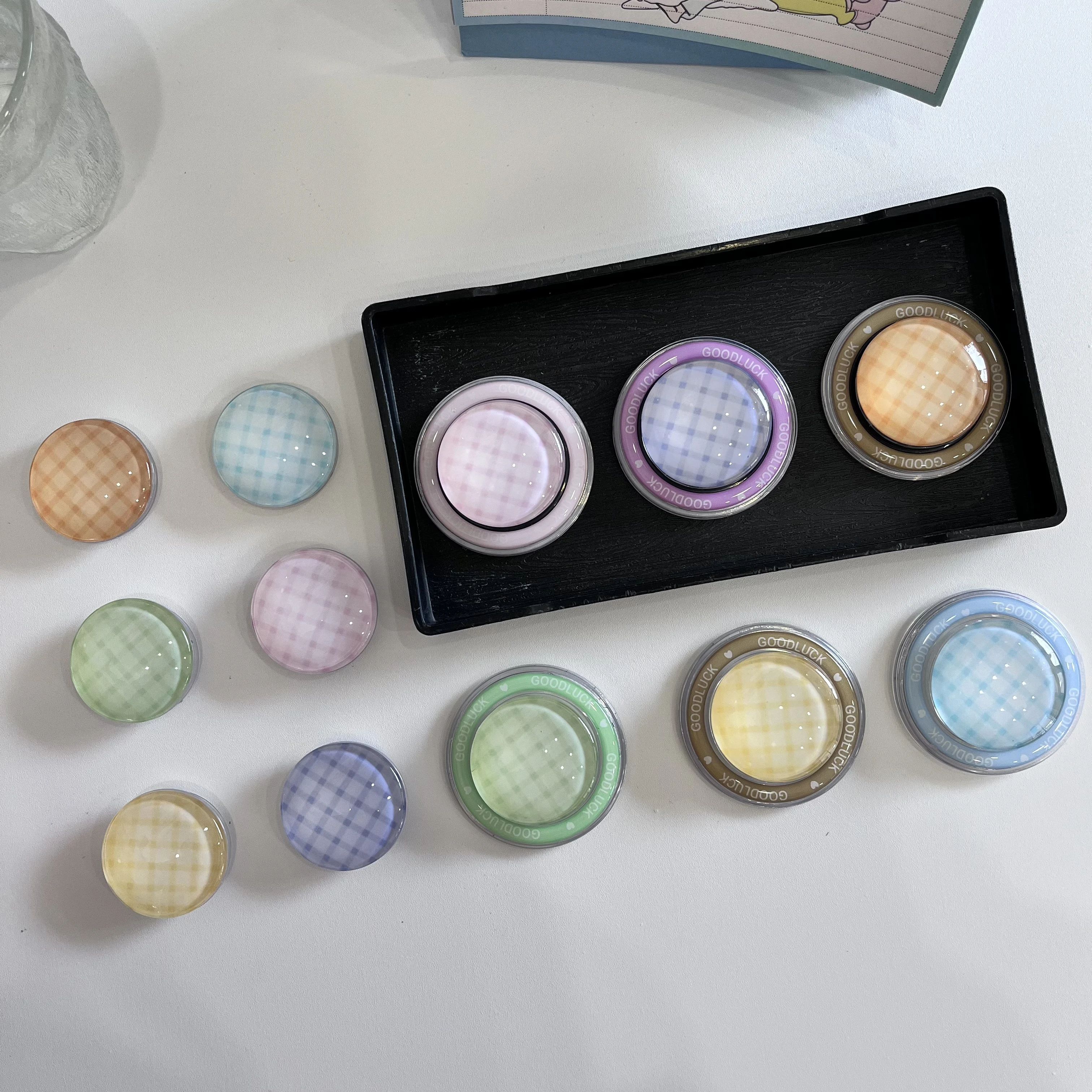 

Ins Style Plaid Magnetic Phone Holder For MagSafe, Slim Lightweight Anti-Drop Accessory with Macaron Grid Design