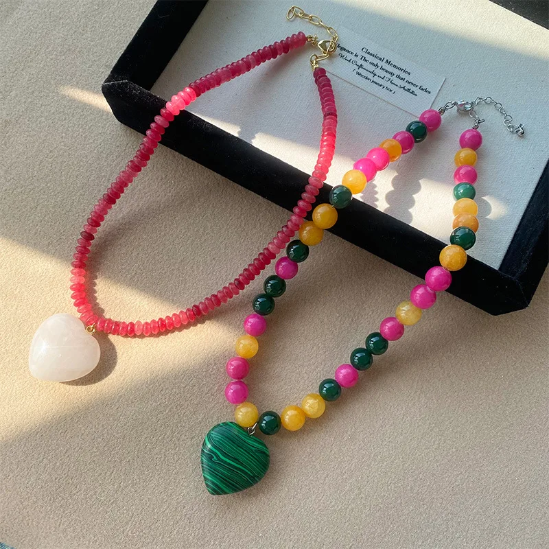 

New European and American Holiday Style Niche Design Colorful Natural Stone Beaded Necklace Peach Heart Love Collarbone Chain