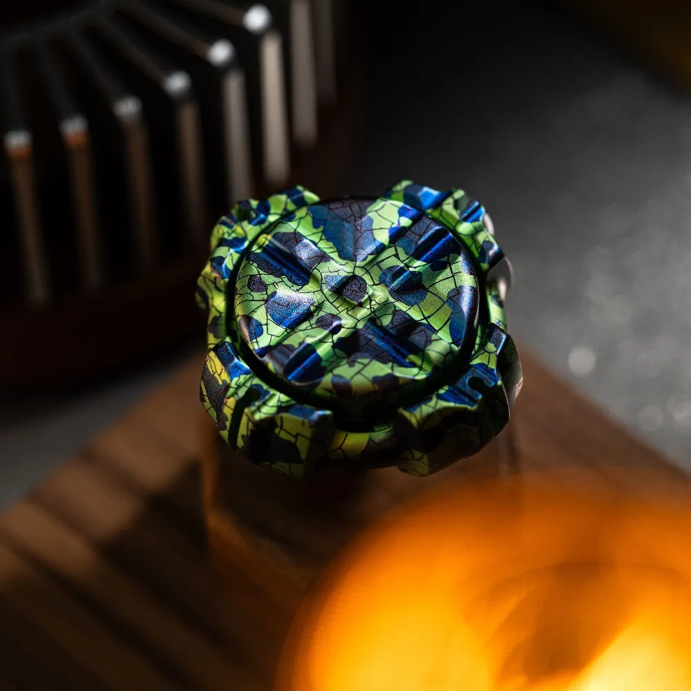 لعبة تخفيف التوتر المعدنية الميكانيكية المنحنية ذات تسعة أيدي EDC #6