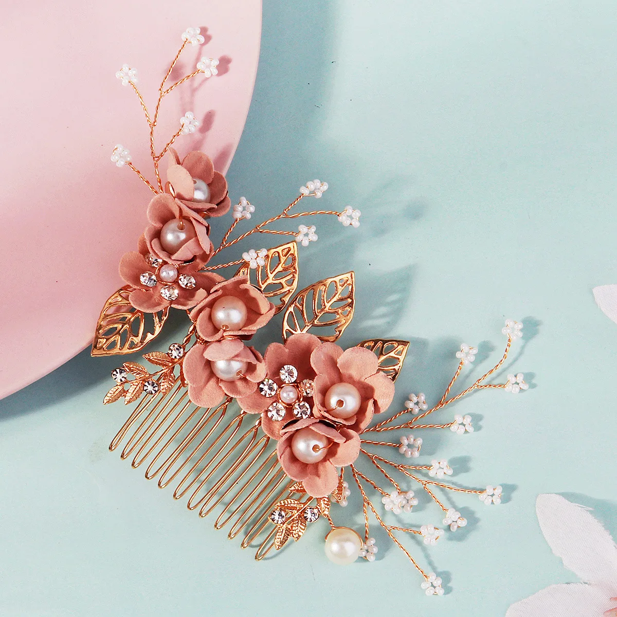 New Korean-Style Floral Bridal Hair Comb Delicate Metal Leaf Hair Clip Headpiece Luxury Pearl Beaded Hairpin Hair Accessories