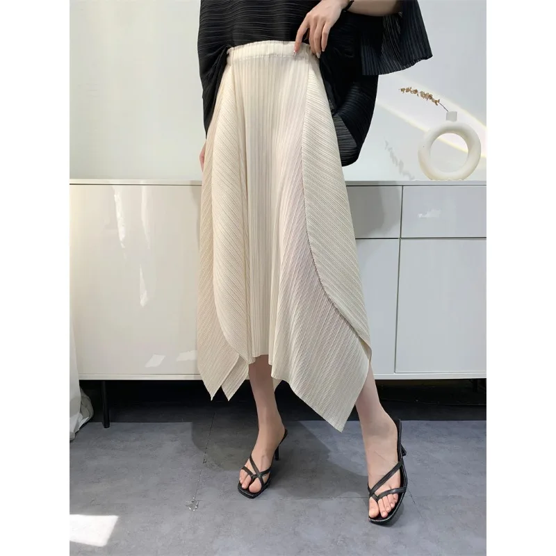 Autumn Pleated Skirt for Women with Loose and Irregular Patchwork Design, Tulip Petal Skirt for Elegant Women in Korean Version