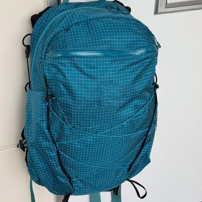 Mountaineering Lightweight Hiking Ultra Light Powerful Horse Plaid Travel Commuter Riding Backpack 20L