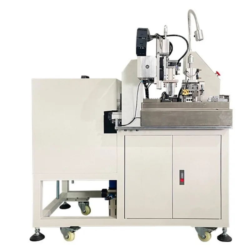 : machine à sertir