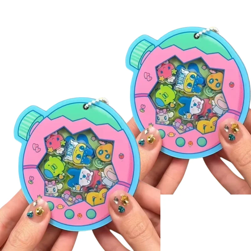 Tamagotchi Mametchi Lovelitchi Anhänger mit hohem Farbwert, Cartoon-Puppen-Druck, kreativer Schlüsselanhänger für Herren und Damen, Schultaschen-Schlüsselanhänger – Detail 6