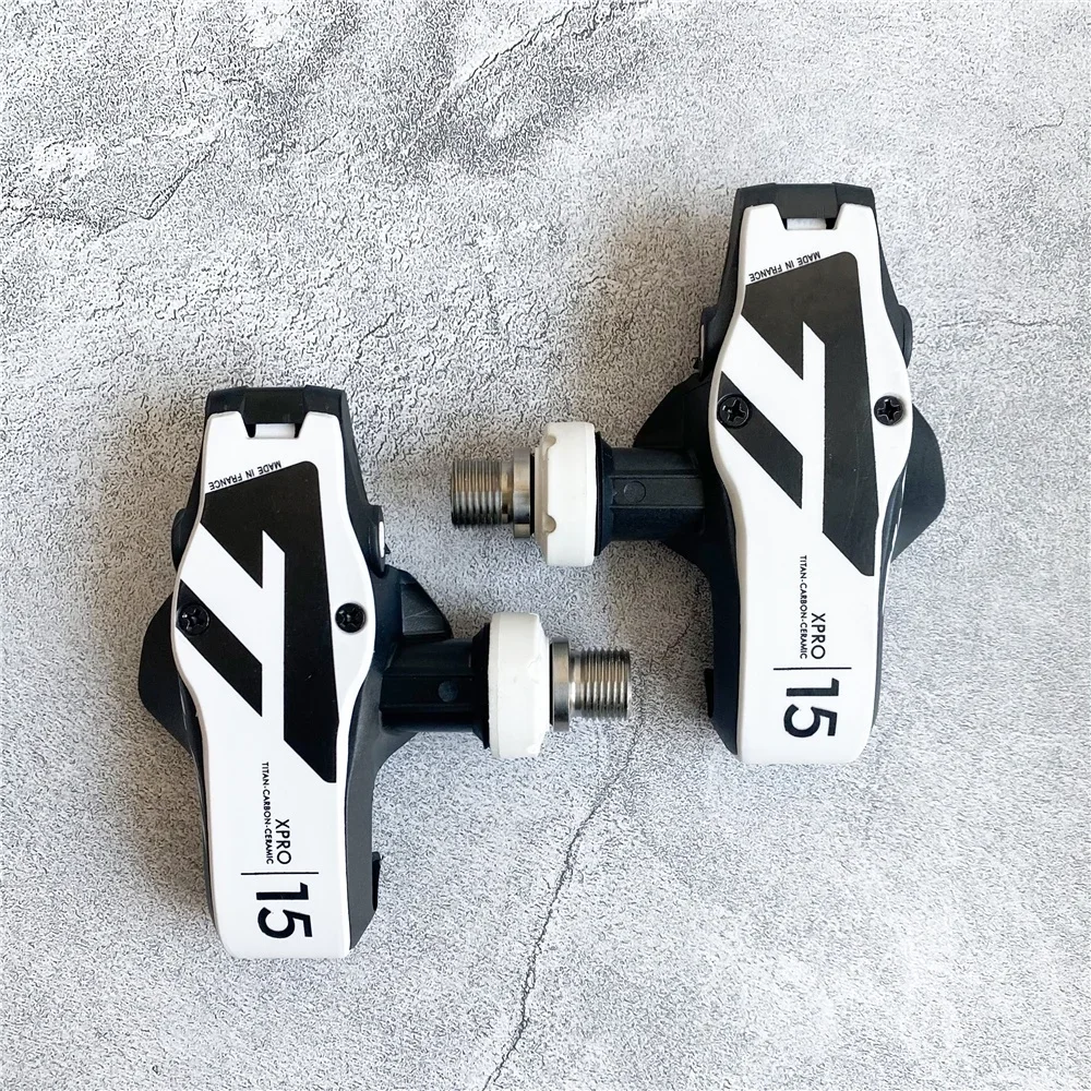 Road bike pedal carbon fiber titanium shaft pedal self-locking with locking plate