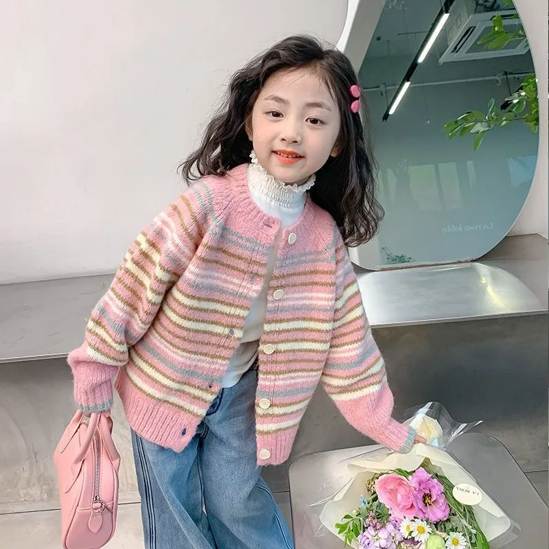 【2025 primavera/outono】cardigan de malha listrado arco-íris para meninas suéter macio e quente para bebês com design elegante para crianças (vários tamanhos) ​