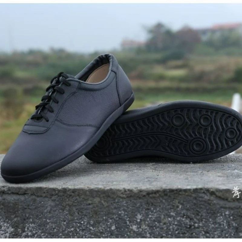 

2026 KungFu Shoes Men Women Leather Martial Arts Shoes For Unisex Comfortable Tai Chi Shoe Couples KungFu Shoe