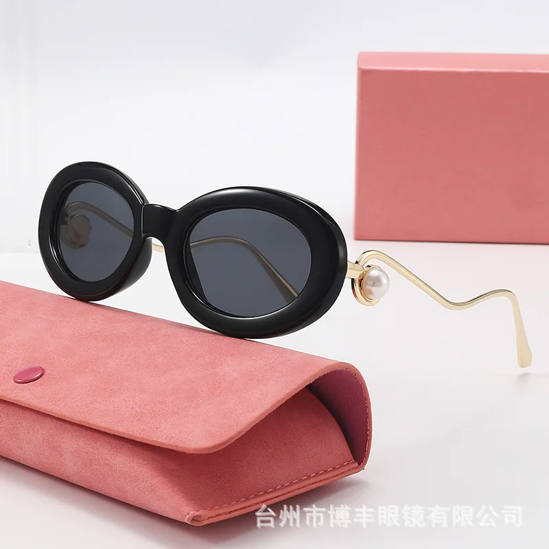 Nuevas gafas de sol ovaladas de moda, moda Retro, ojo de gato, marco pequeño, accesorios de perlas para niñas, trajes de Festival de playa perfectos