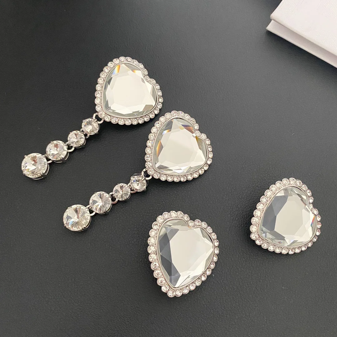 

Earrings Light Luxury Personality Temperament Heart-Shaped Earclips For Clothes Things Women Accessories Para Mujer Broches