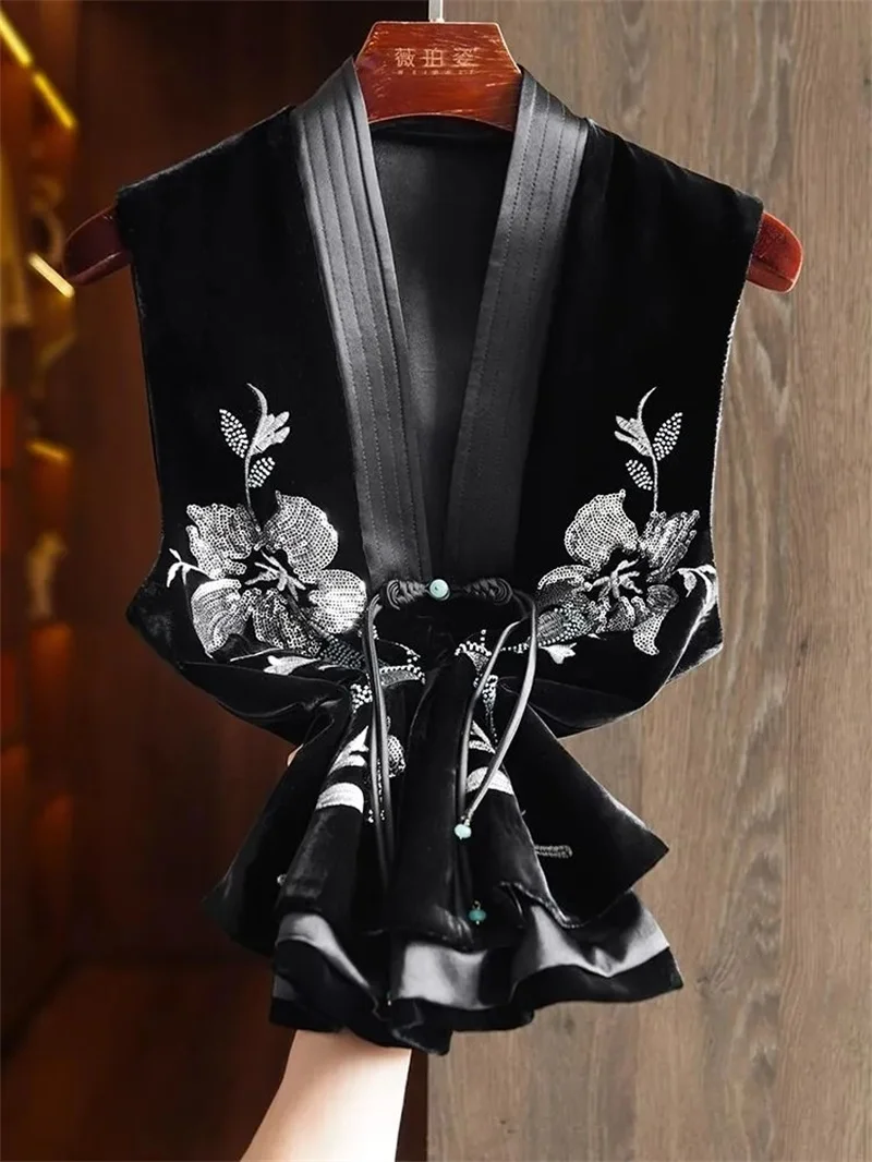 Chaleco Vests for Women  High-end Silk Velvet new Chinese Vest Female Beaded Embroidery Light National Style Buckle Coat