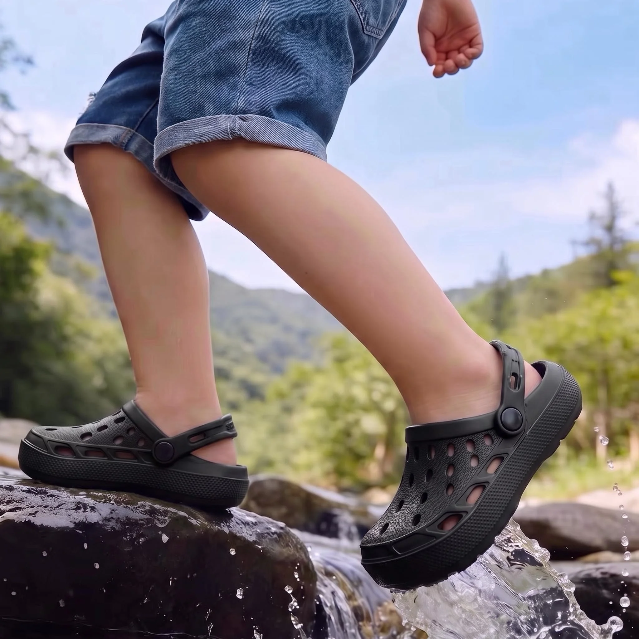 Leichte EVA-Hohlsandalen für Kinder, atmungsaktive Slip-On-Schuhe, verstellbarer Riemen, bequeme Freizeitschuhe für den Alltag. – Detail 2