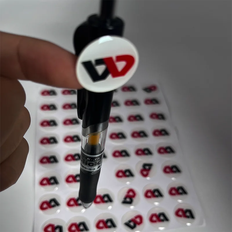 Custom 100PCS Round Epoxy Sticker Colorful Logo Design For Your Brand Scratch Water Resistant Strong Adhesive Vinyl Stickers
