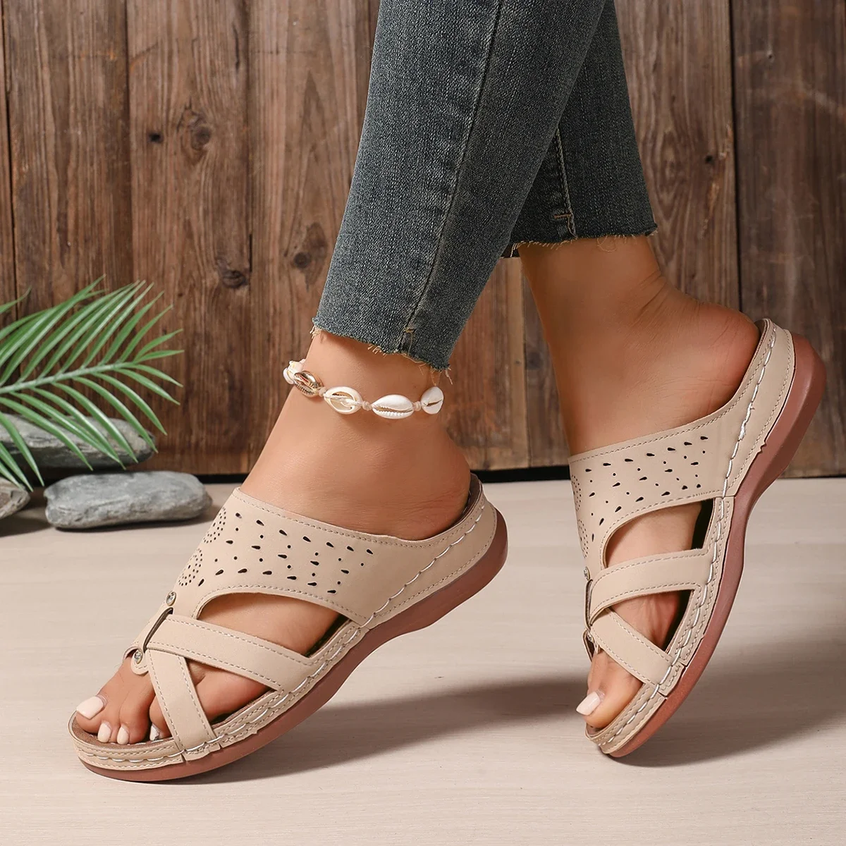 Summer Round Toe Comfortable and Lightweight Open-toe Sexy Beach Slippers Fashion New Non-slip Elegant Women's Casual Shoes