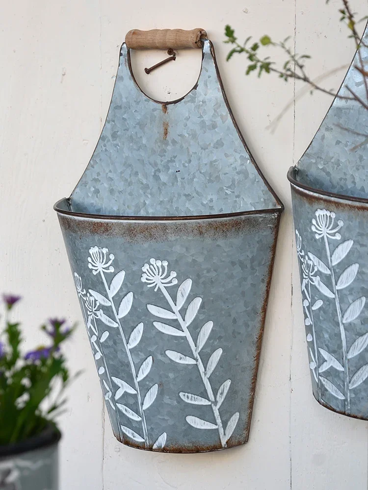Retro Style Semi-circular Shape Wall Mounted Iron Bucket Flower Pot Courtyard Garden Plant Tool Envelope Shape Storage Basket