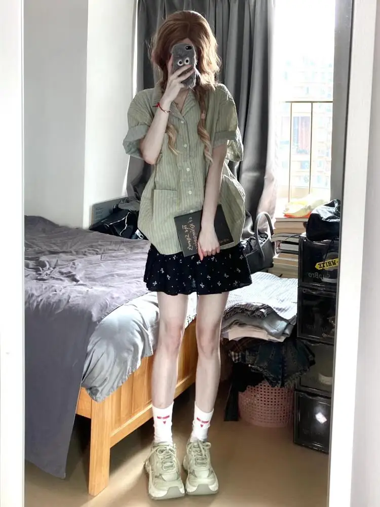 

Корейский стиль, повседневный спортивный комплект для женщин: летняя рубашка с коротким рукавом и короткая юбка, маленький размер, нежный модный комплект из двух предметов