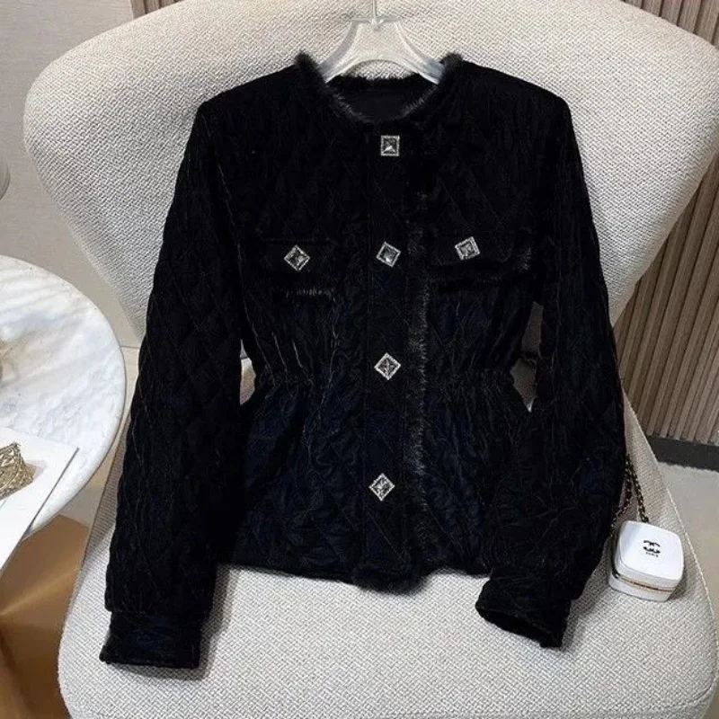 Luxury Design Women's Puffer Jacket 2026 Slim Fit Gold Velvet Quilted Coat Winter Short Outwear Streetwear Feminine Clothes J054