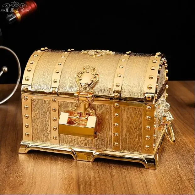 

Vintage Gold Plated Pirates of the Caribbean Treasure Chest, Jewelry Box Organizer, Alloy Metal Jewelry Case, Z081